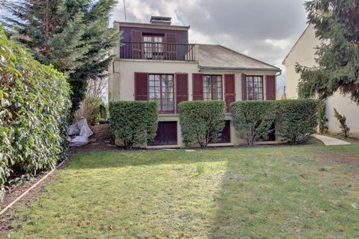 Picture of Home For Sale in Les Mureaux, Picardie, France
