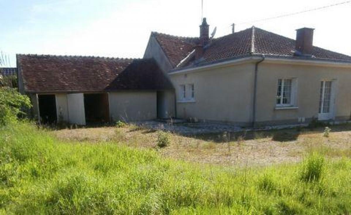 Picture of Home For Sale in Giroux, Centre, France