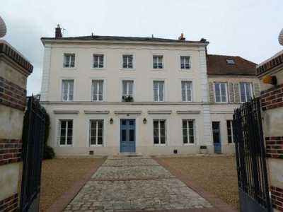 Home For Sale in Dreux, France