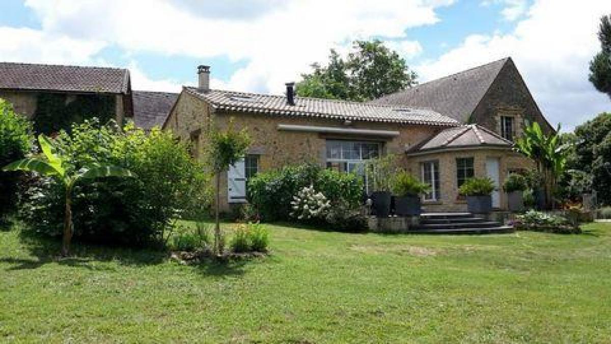 Picture of Home For Sale in Lalinde, Aquitaine, France