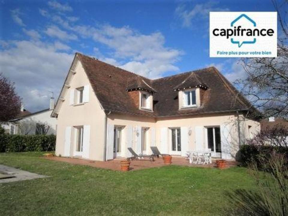 Picture of Home For Sale in Chatellerault, Poitou Charentes, France