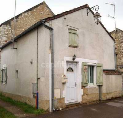 Home For Sale in Appoigny, France