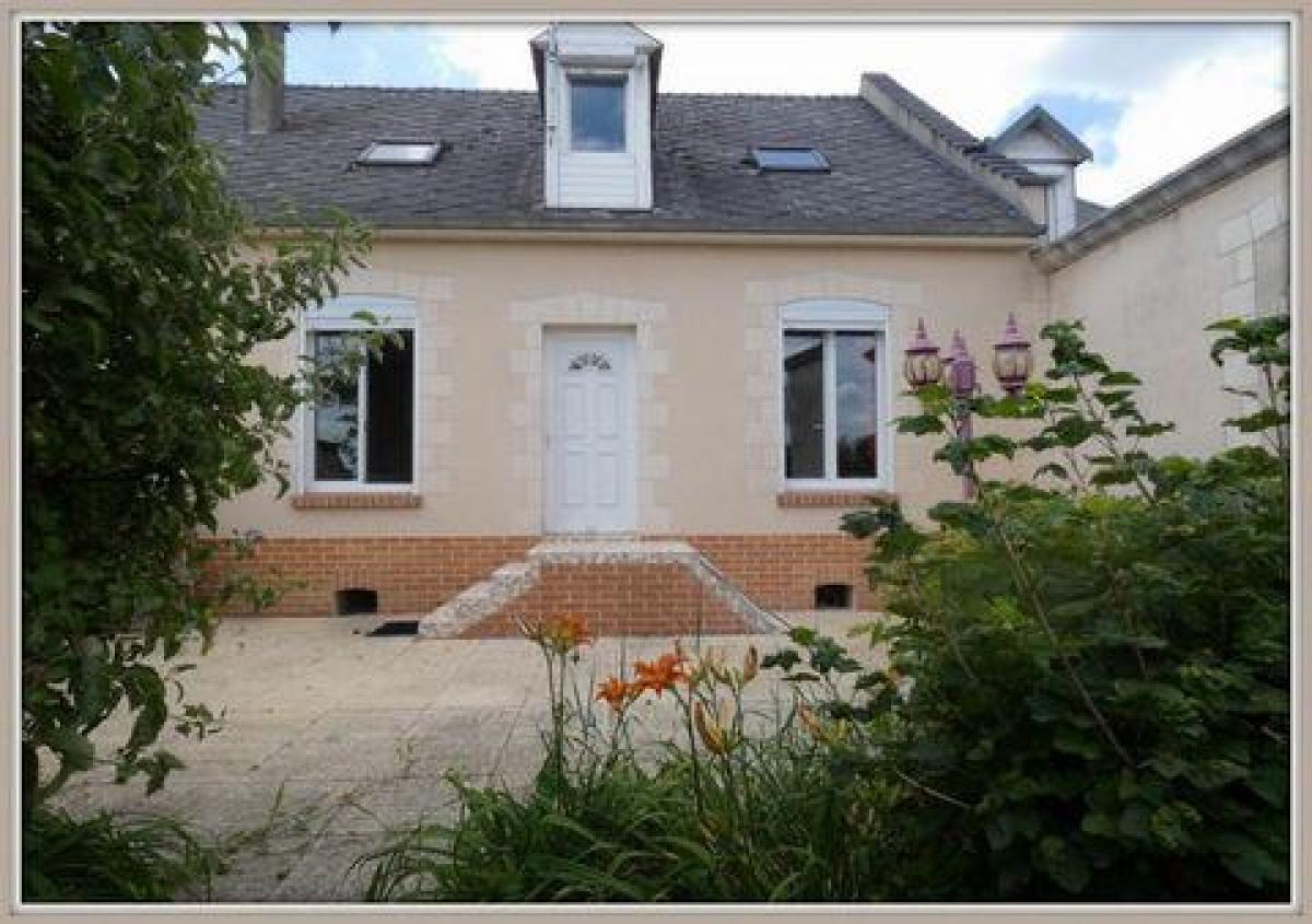 Picture of Home For Sale in Noyon, Picardie, France