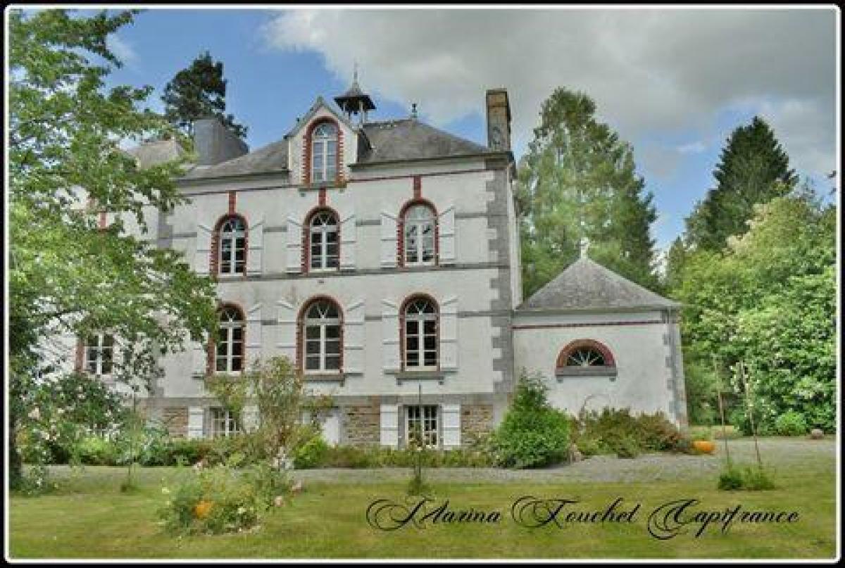 Picture of Home For Sale in Fougeres, Ile De France, France
