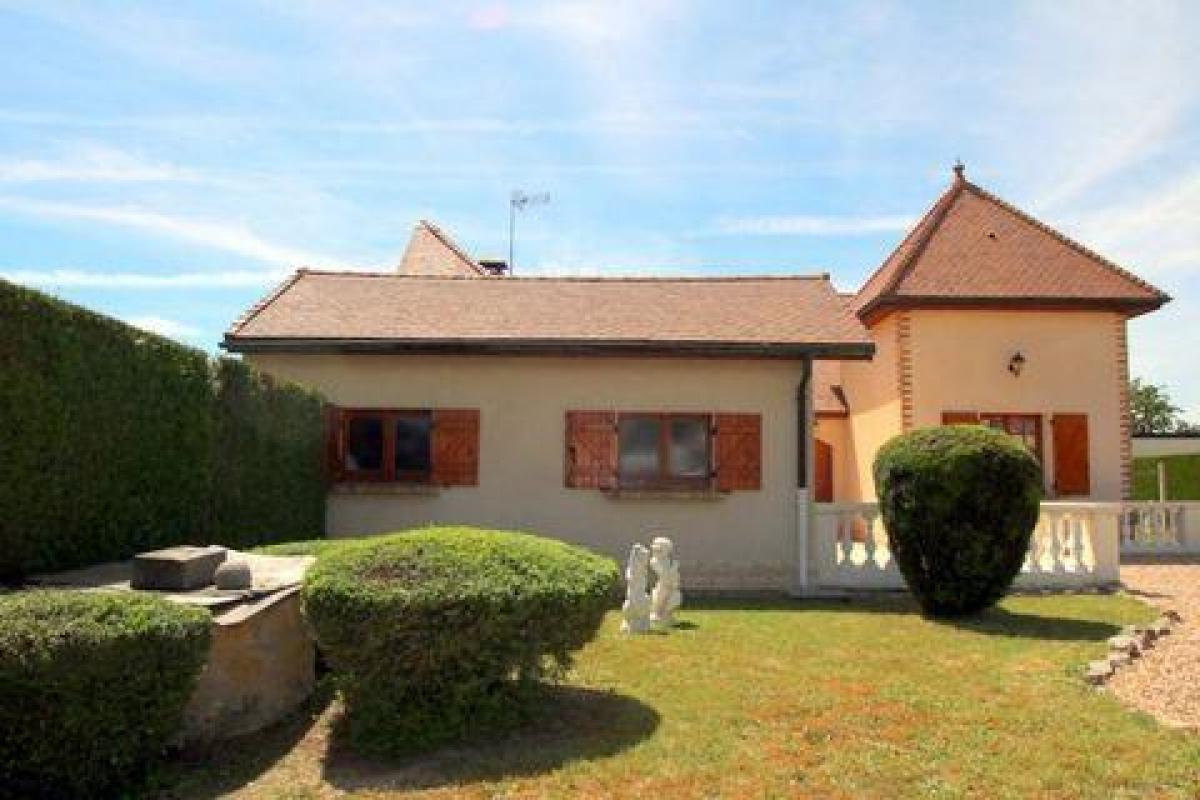 Picture of Home For Sale in Digoin, Bourgogne, France