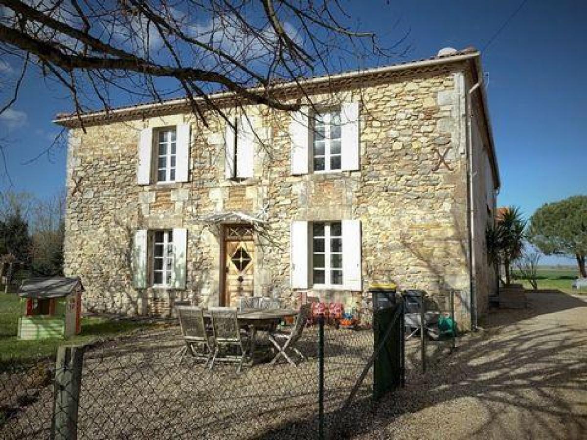 Picture of Home For Sale in Marmande, Aquitaine, France