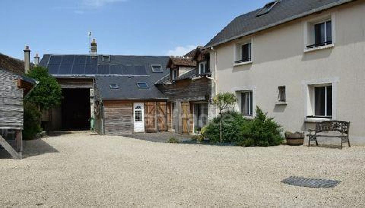 Picture of Home For Sale in Pithiviers, Centre, France