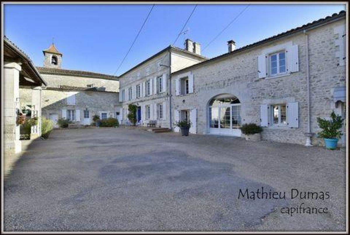 Picture of Home For Sale in Angouleme, Poitou Charentes, France