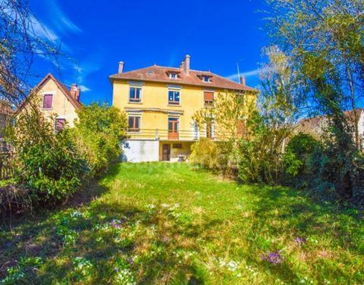 Picture of Home For Sale in Joigny, Bourgogne, France