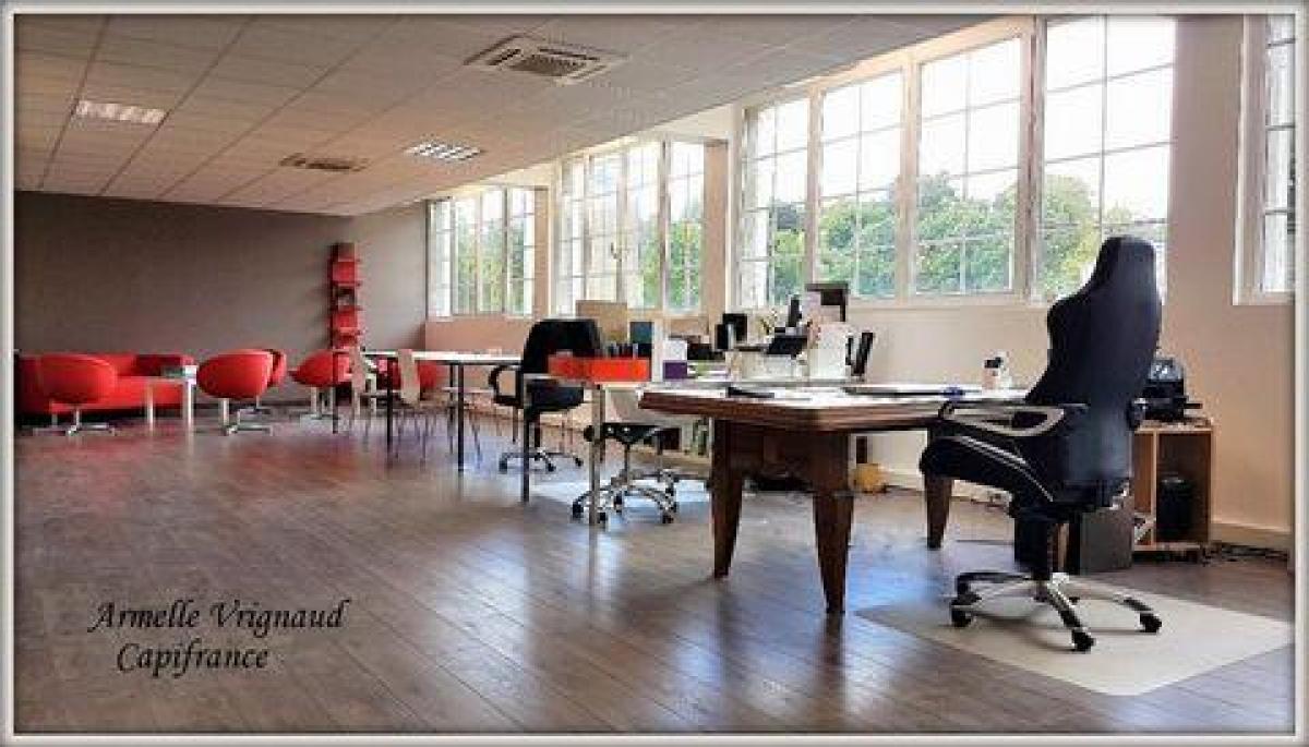 Picture of Office For Sale in Houdan, Centre, France