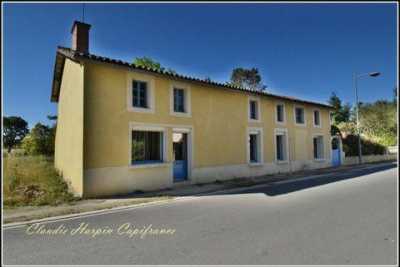 Home For Sale in Saint Pardoux, France