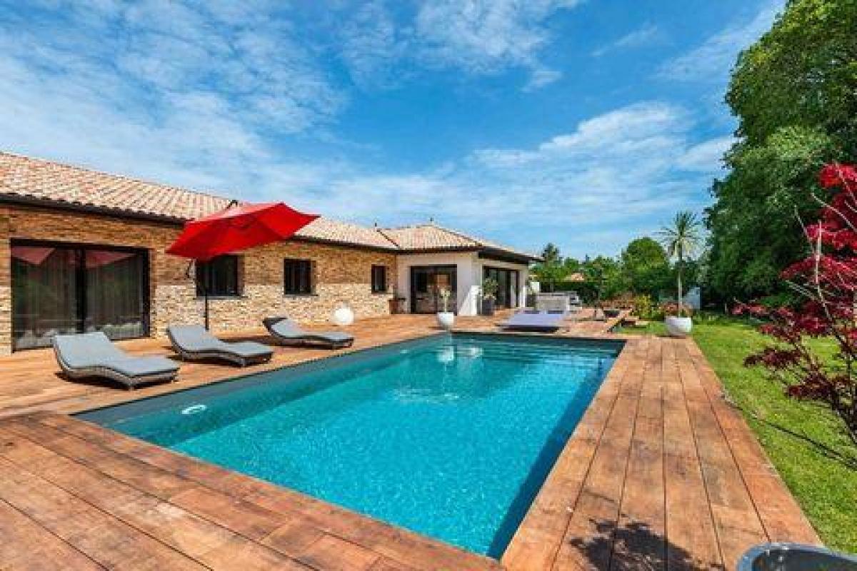 Picture of Home For Sale in Bayonne, Aquitaine, France