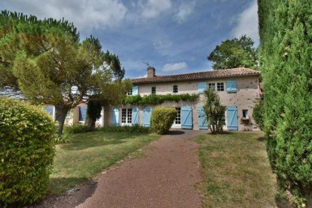 Picture of Home For Sale in Saint Maixent L Ecole, Poitou Charentes, France