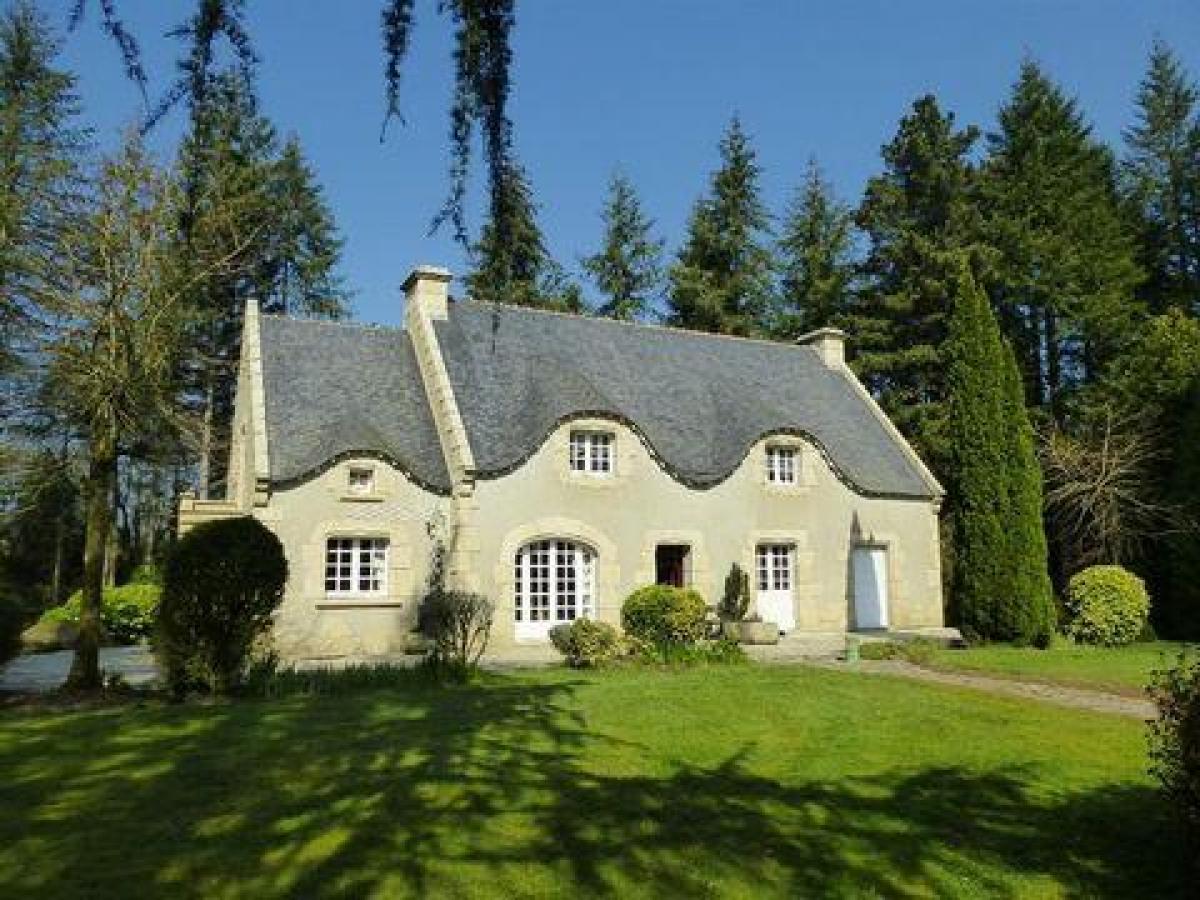 Picture of Home For Sale in Baud, Bretagne, France