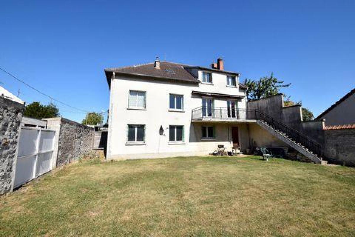 Picture of Home For Sale in Angerville, Centre, France