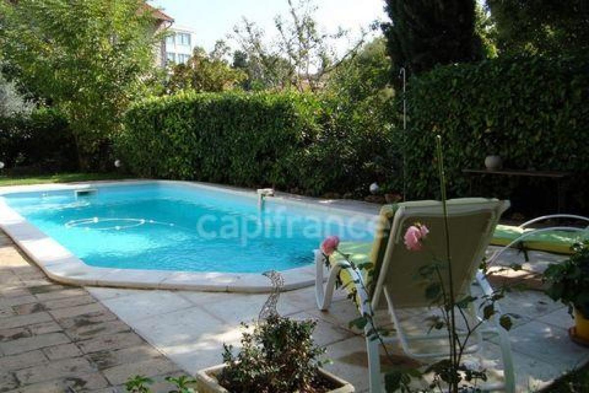 Picture of Home For Sale in Brignoles, Cote d'Azur, France