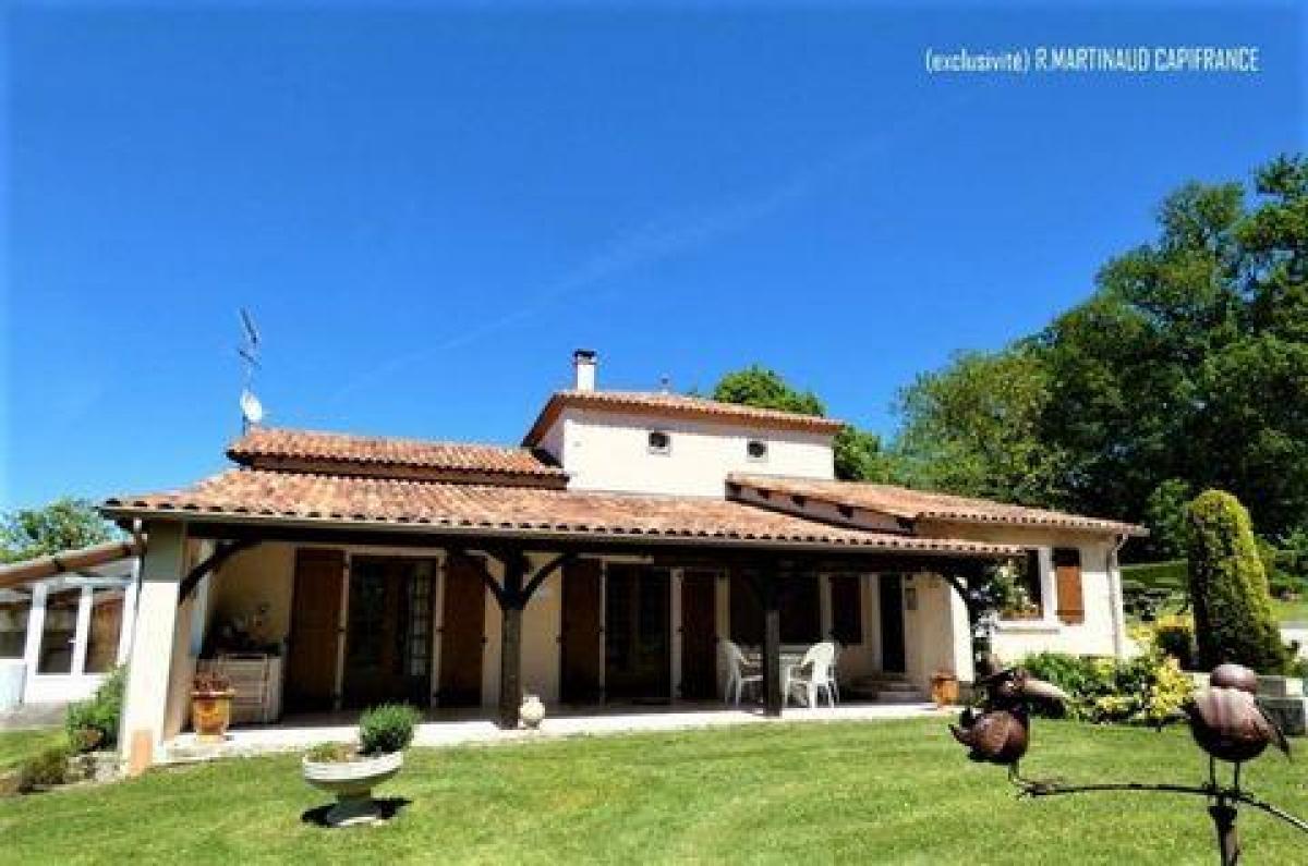 Picture of Home For Sale in Aubeterre Sur Dronne, Poitou Charentes, France