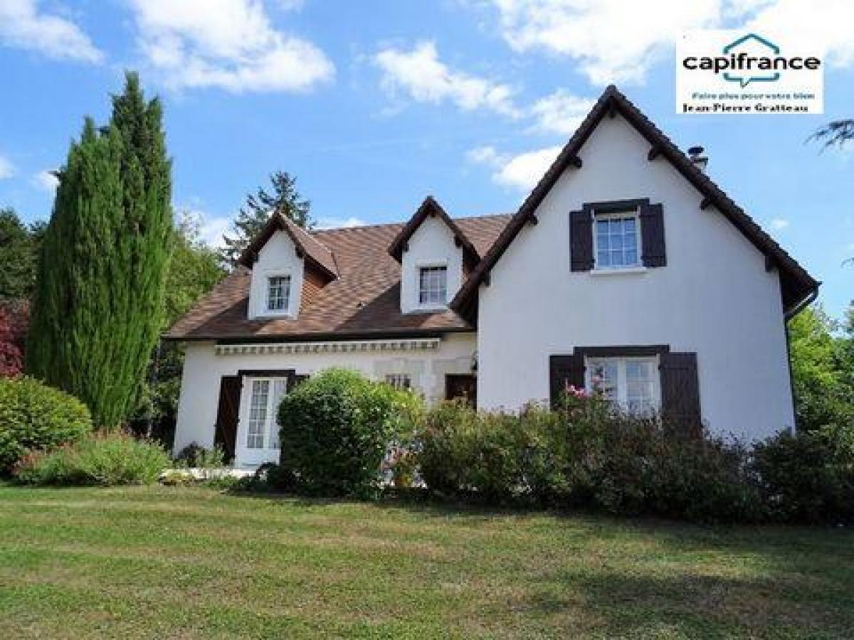 Picture of Home For Sale in Chatellerault, Poitou Charentes, France