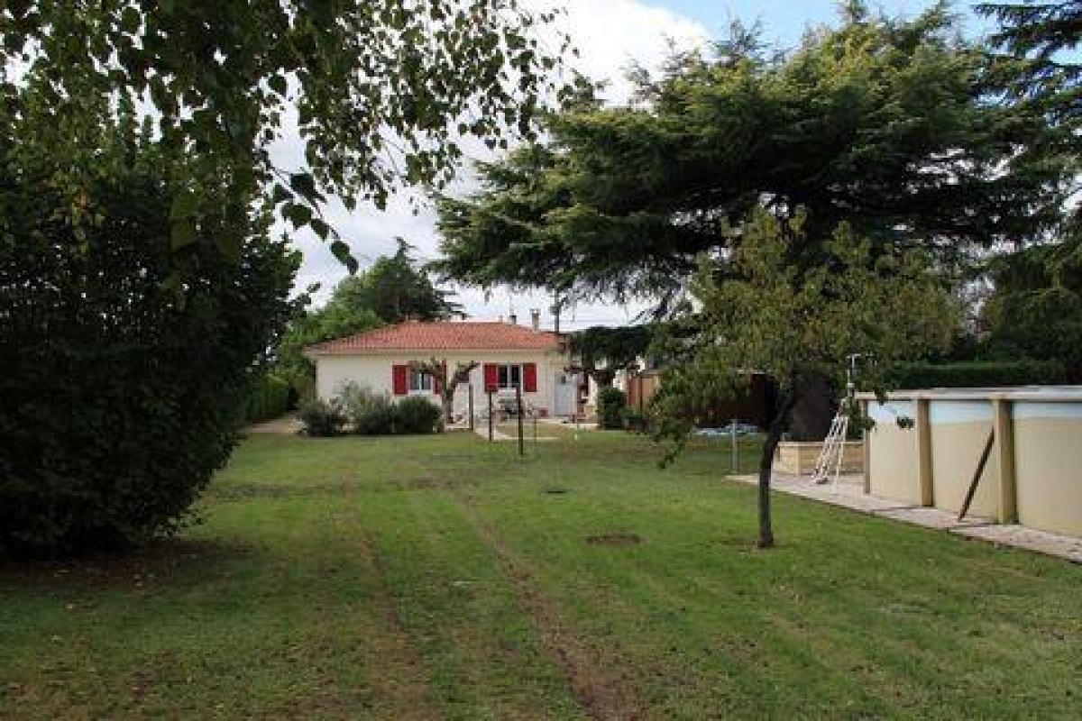 Picture of Home For Sale in La Force, Aquitaine, France