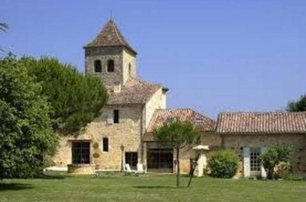 Picture of Home For Sale in Beaumont, Auvergne, France