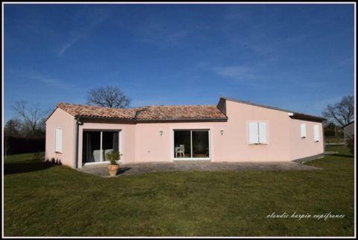 Picture of Home For Sale in Viennay, Poitou Charentes, France