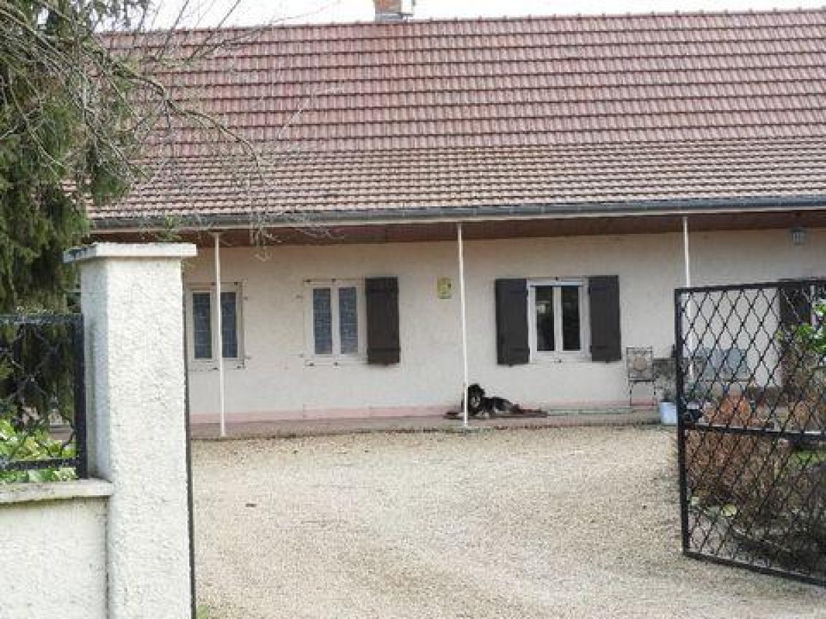 Picture of Home For Sale in Louhans, Bourgogne, France