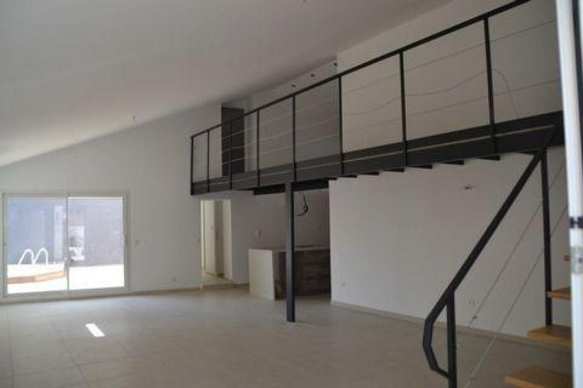 Picture of Home For Sale in Montelimar, Rhone Alpes, France