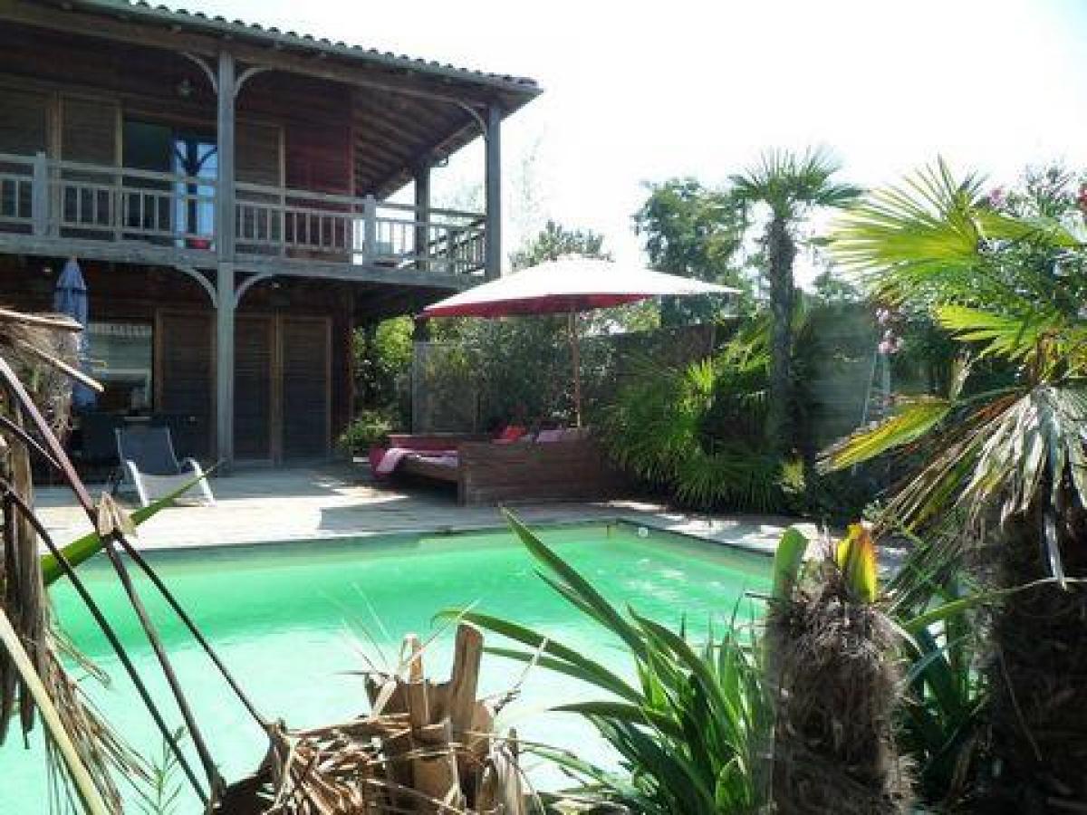 Picture of Home For Sale in Bruges, Aquitaine, France