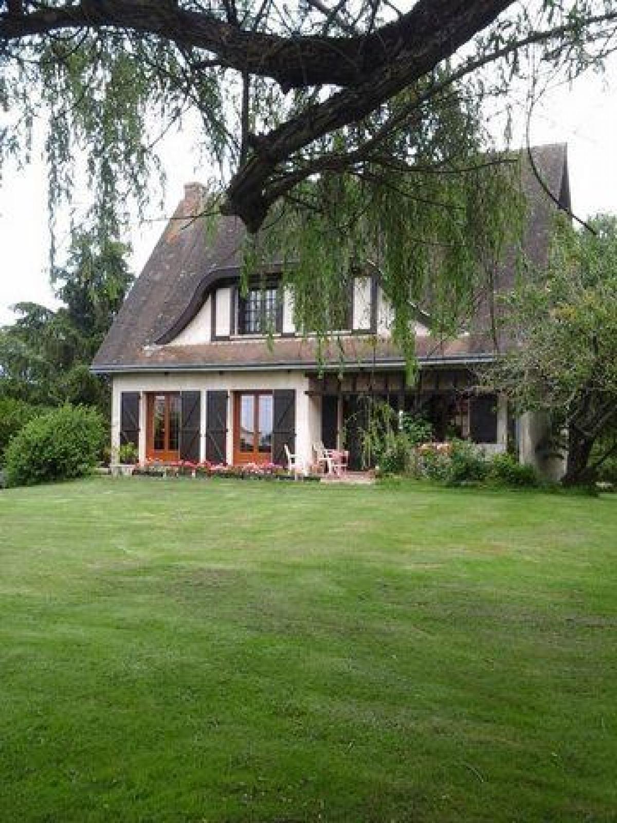 Picture of Home For Sale in Commentry, Auvergne, France