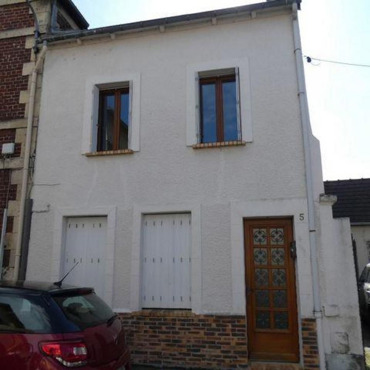Picture of Home For Sale in Noyon, Picardie, France