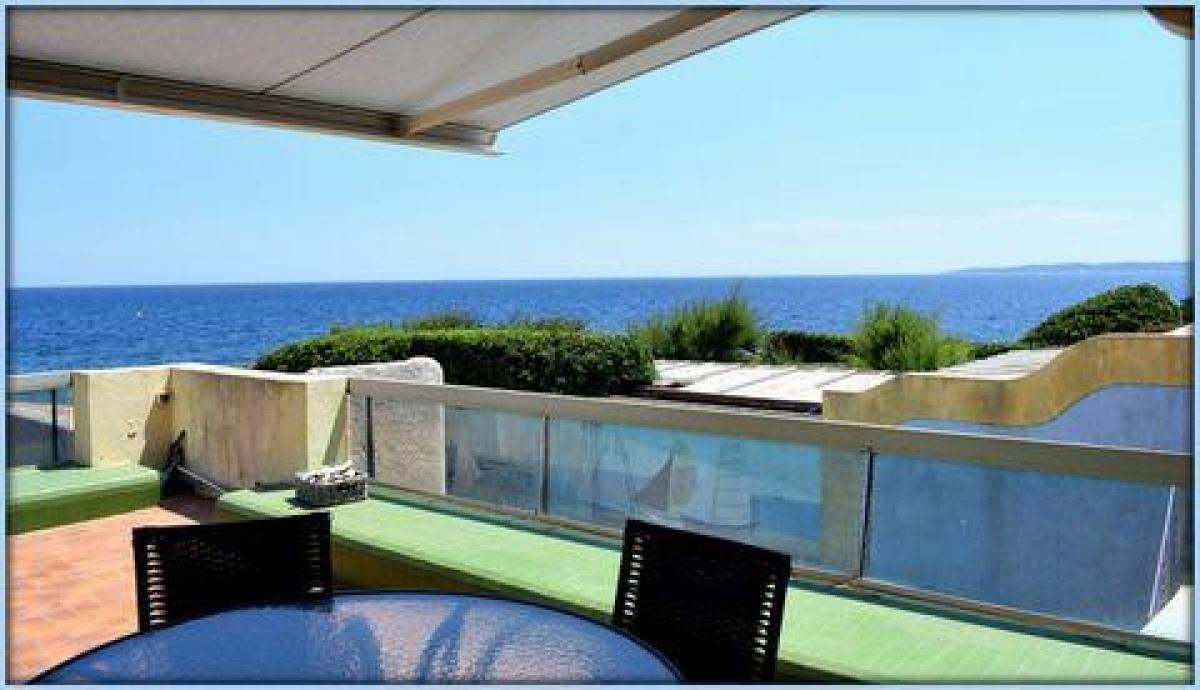 Picture of Condo For Sale in Les Issambres, Cote d'Azur, France