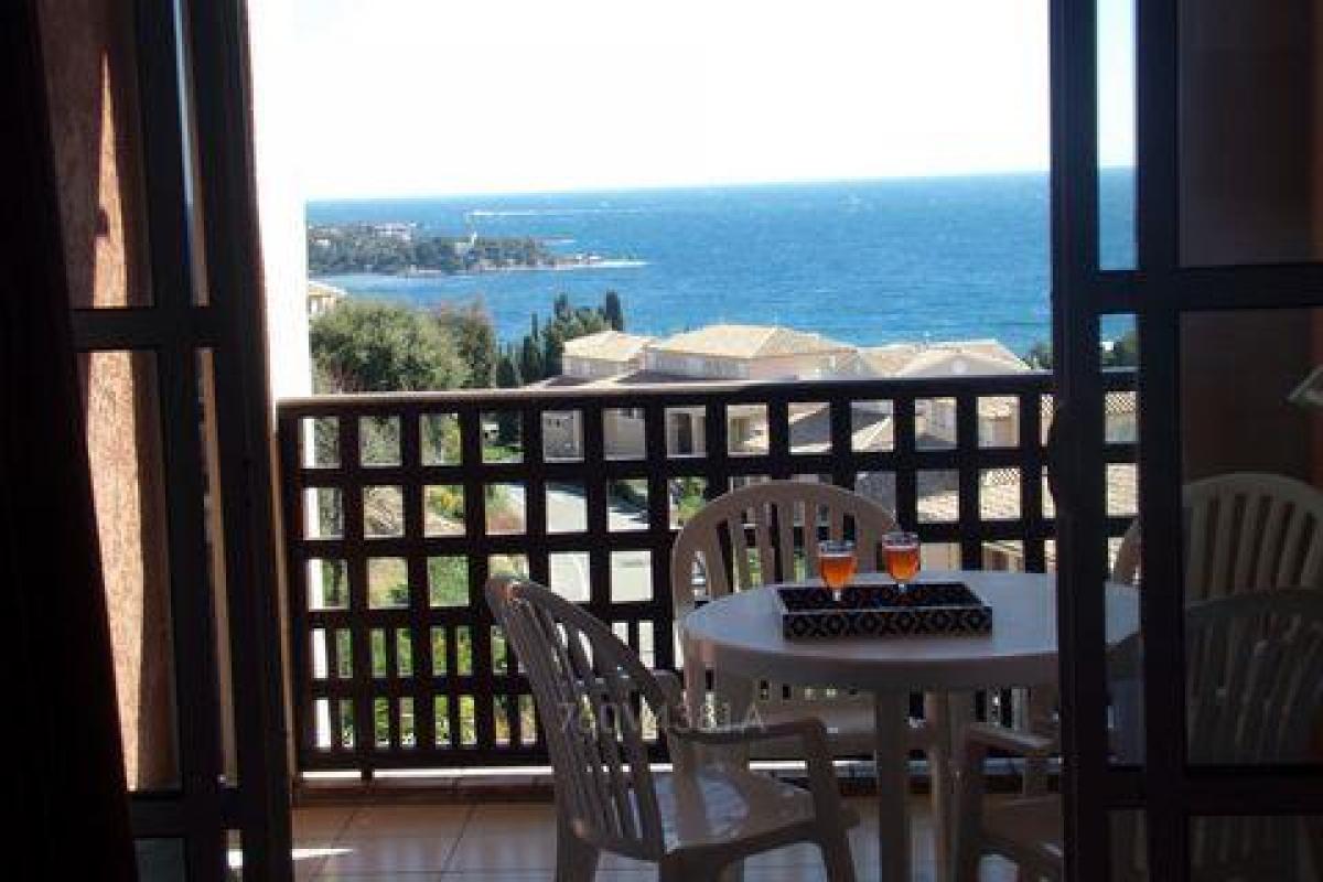 Picture of Apartment For Sale in Agay, Cote d'Azur, France