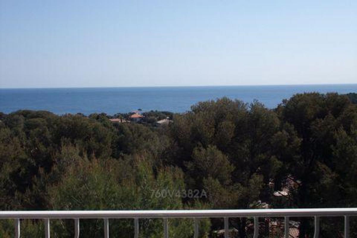 Picture of Apartment For Sale in Agay, Cote d'Azur, France