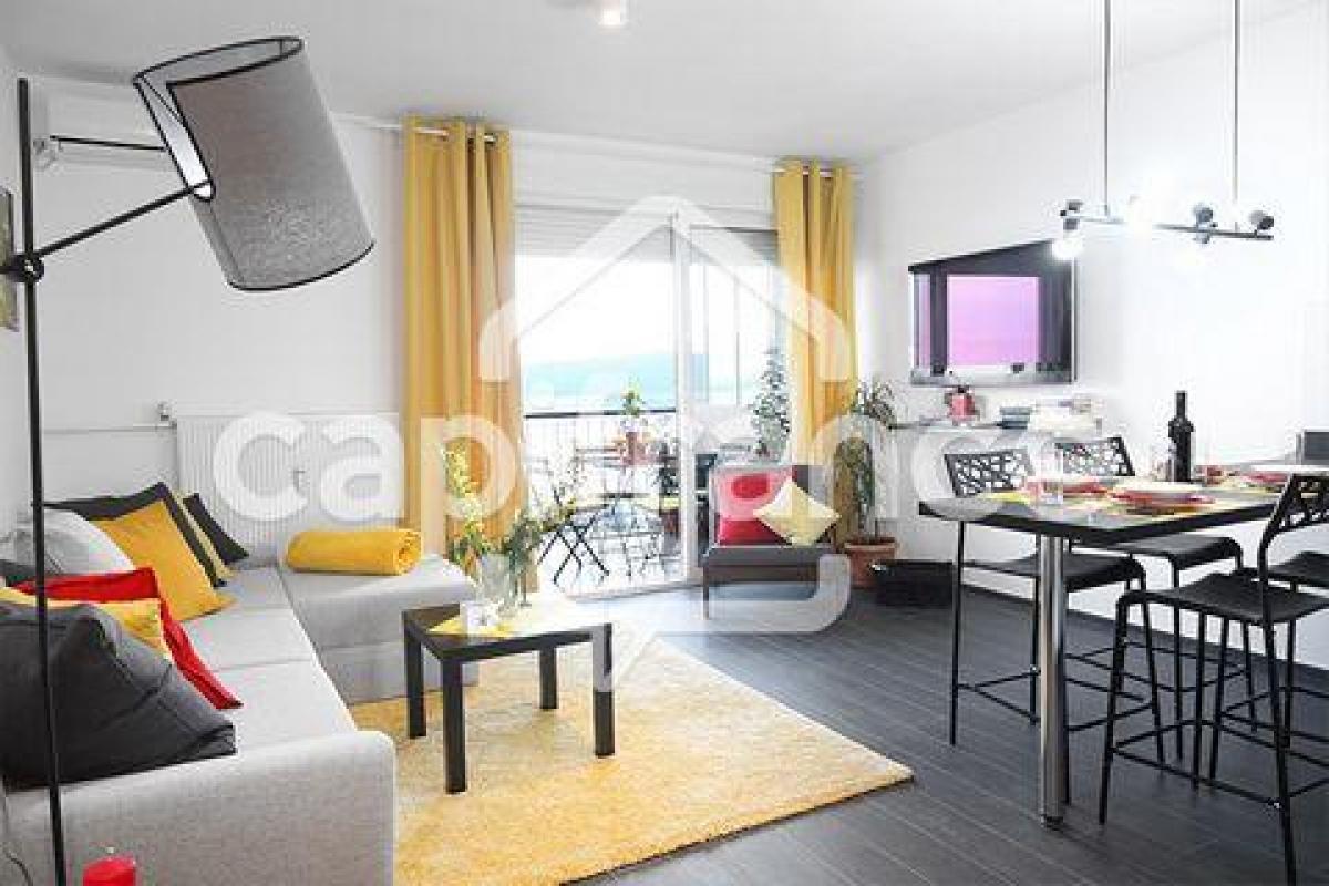 Picture of Condo For Sale in LORGUES, Cote d'Azur, France