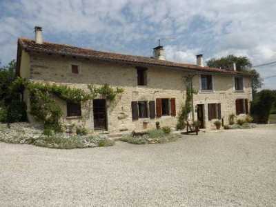 Farm For Sale in Benest, France
