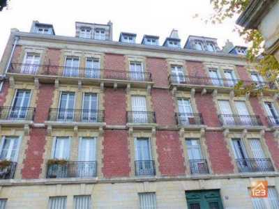 Condo For Sale in Laon, France
