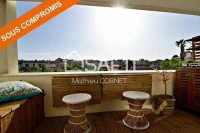 Apartment For Sale in Bordeaux, France