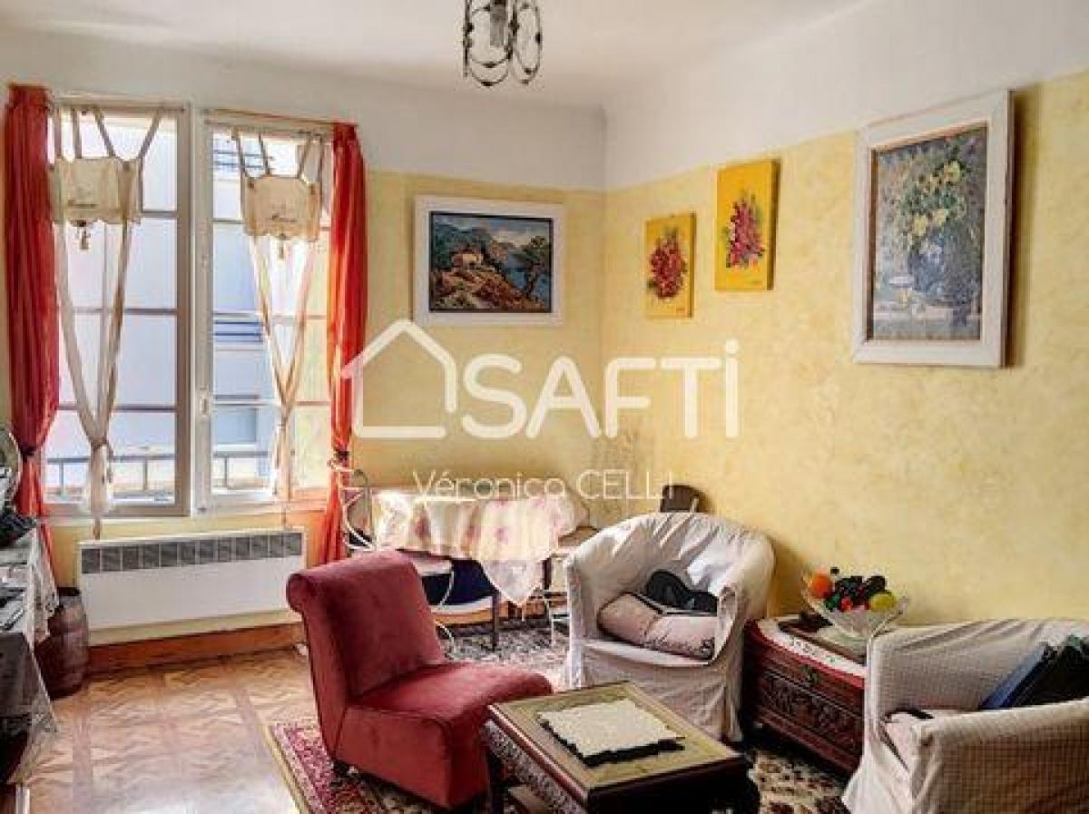 Picture of Apartment For Sale in Toulon, Provence-Alpes-Cote d'Azur, France