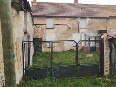 Farm For Sale in Soissons, France