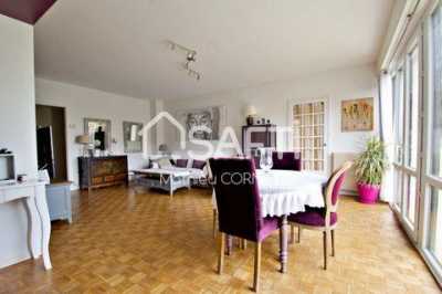 Apartment For Sale in Bordeaux, France