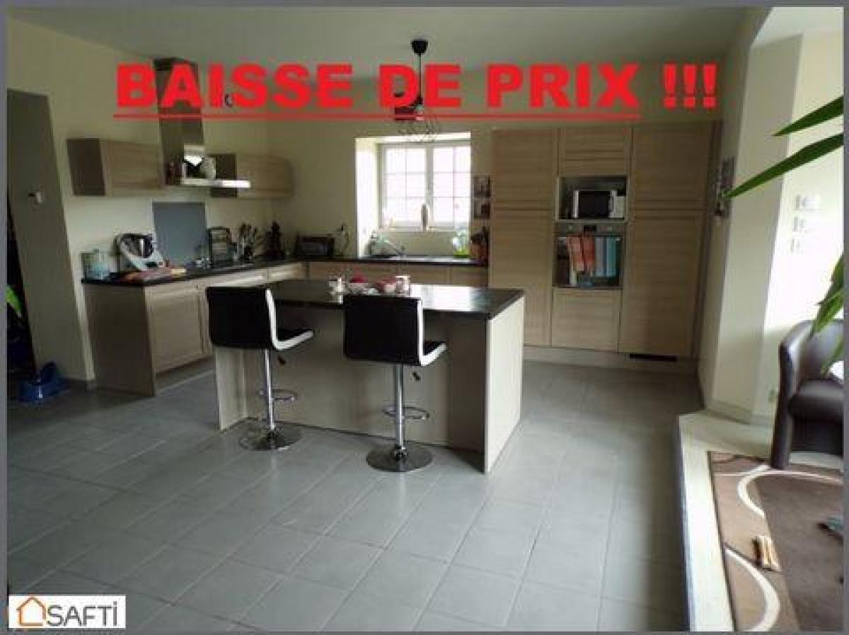 Picture of Apartment For Sale in La Fere, Bretagne, France