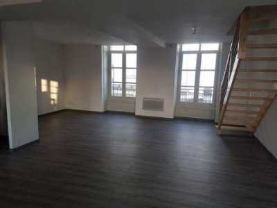 Apartment For Sale in Soissons, France