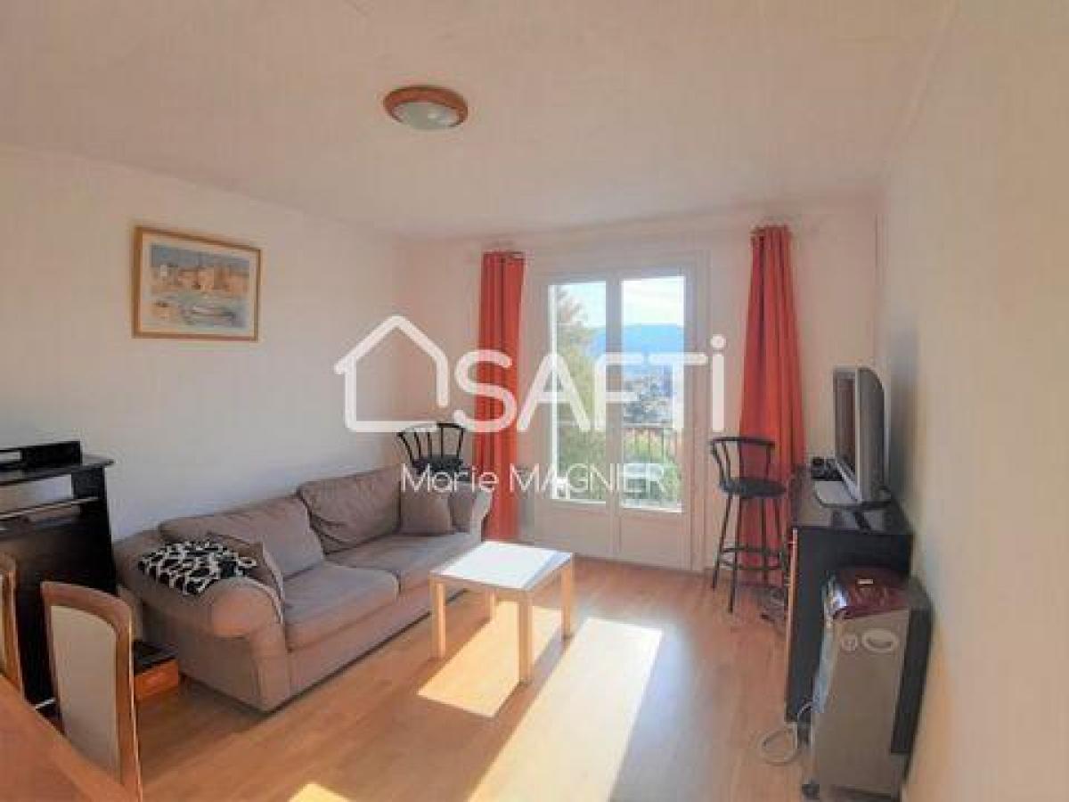 Picture of Apartment For Sale in Cogolin, Provence-Alpes-Cote d'Azur, France