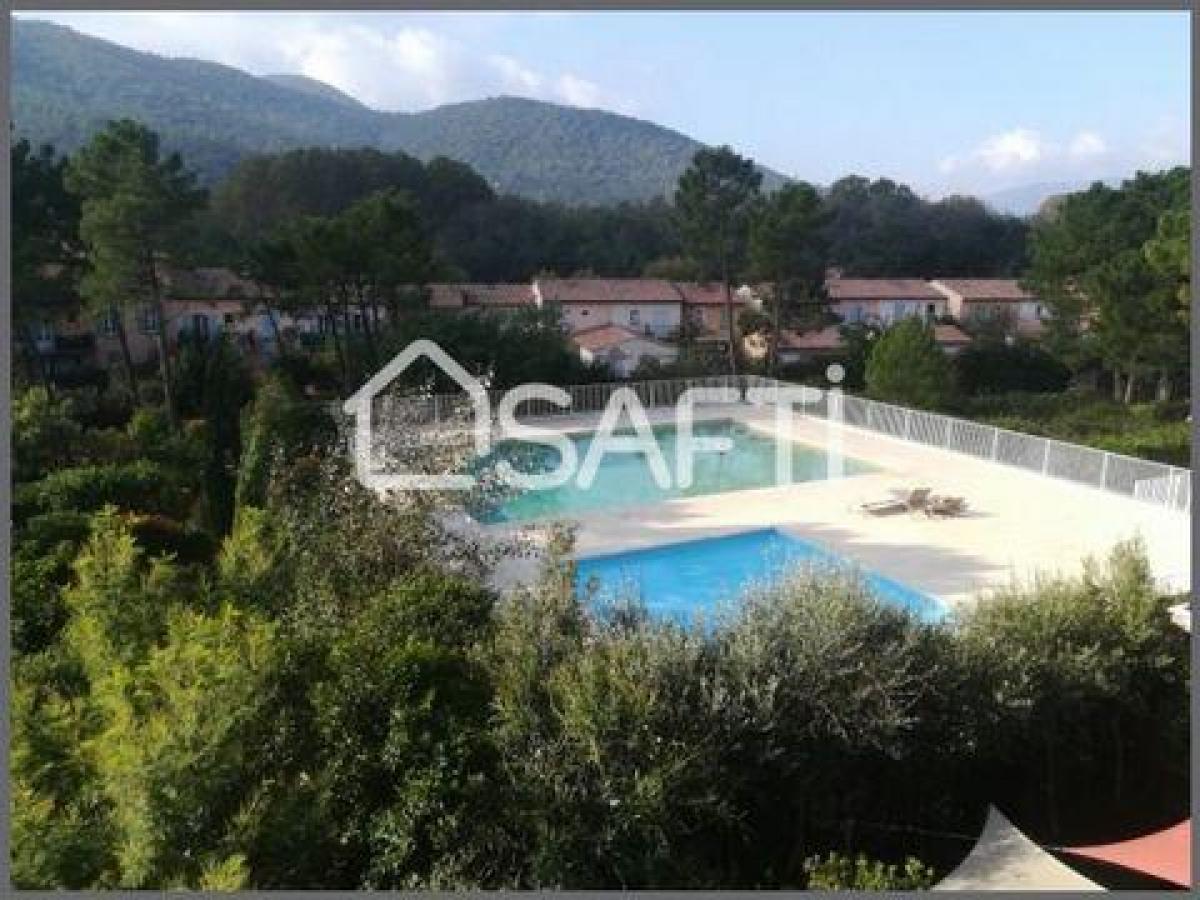 Picture of Apartment For Sale in La Mole, Provence-Alpes-Cote d'Azur, France