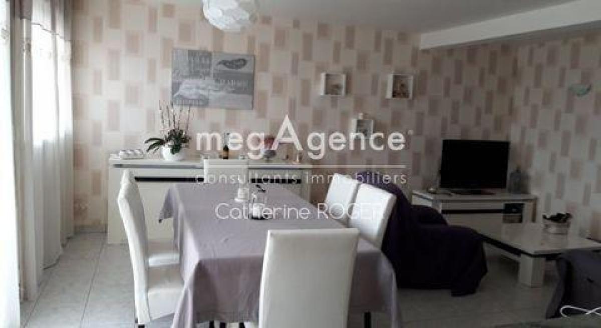 Picture of Apartment For Sale in Saint-Quentin, Picardie, France