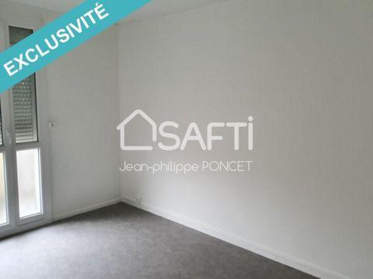 Picture of Apartment For Sale in Saint-Quentin, Picardie, France