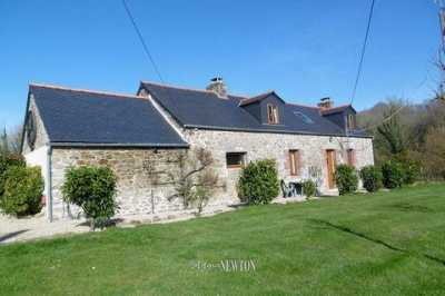 Farm For Sale in Rostrenen, France