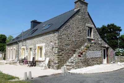 Farm For Sale in Trebrivan, France