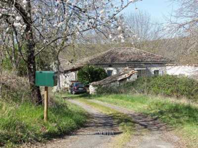 Farm For Sale in Lauzerte, France