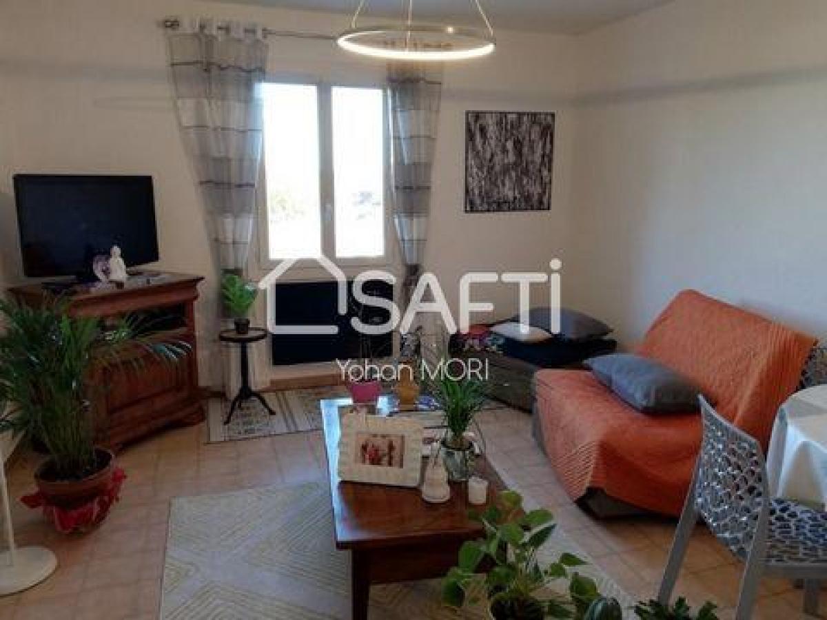Picture of Apartment For Sale in Cuers, Provence-Alpes-Cote d'Azur, France